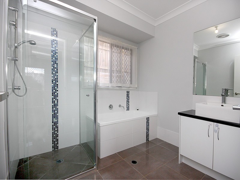 8 Boronia Street, Deebing Heights QLD 4306