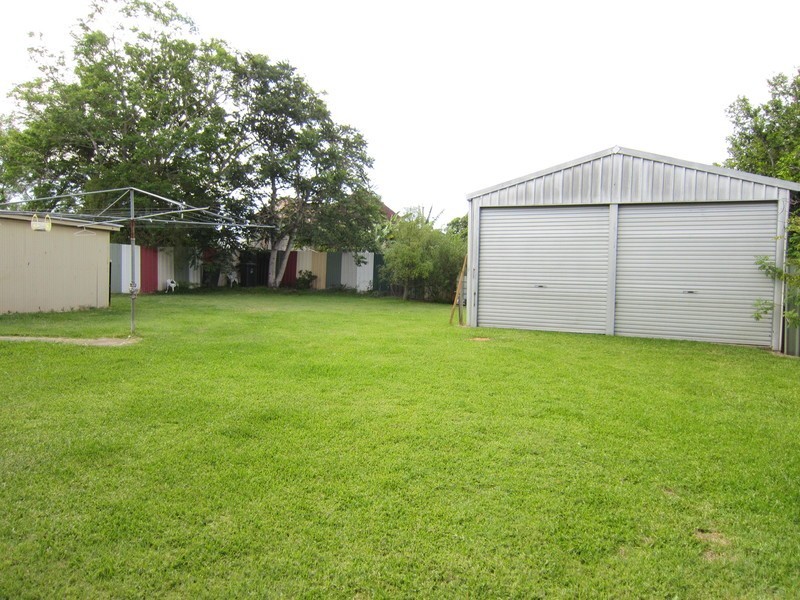 1 Peacock Street, One Mile QLD 4305