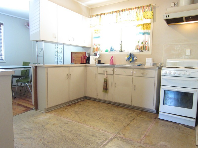 1 Peacock Street, One Mile QLD 4305