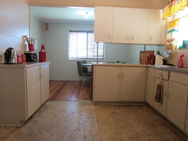 1 Peacock Street, One Mile QLD 4305