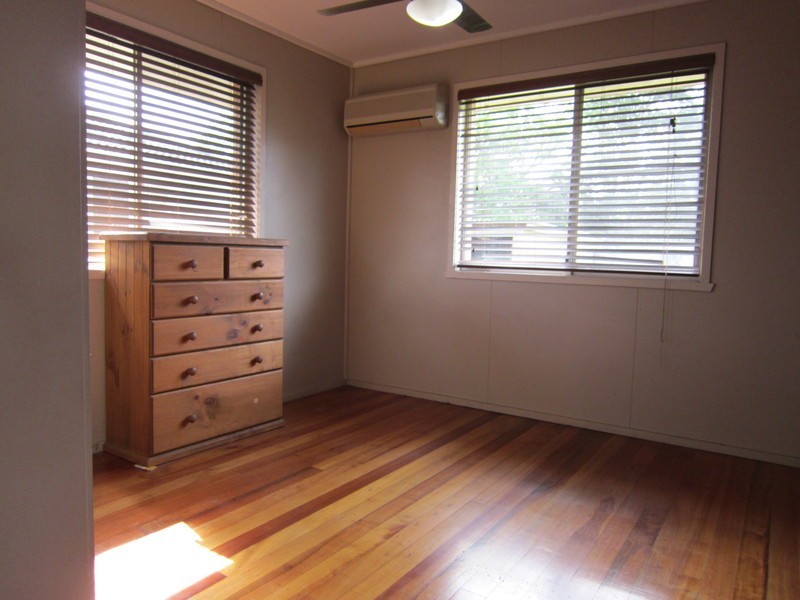 1 Peacock Street, One Mile QLD 4305