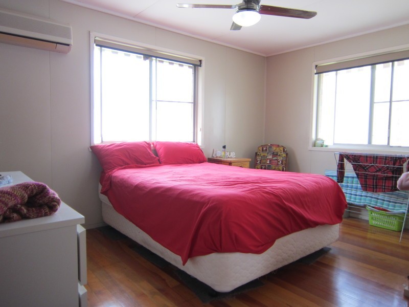 1 Peacock Street, One Mile QLD 4305