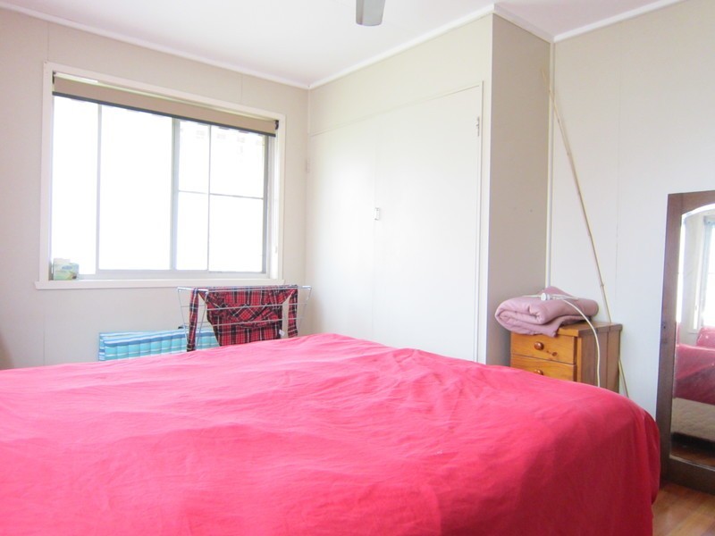 1 Peacock Street, One Mile QLD 4305