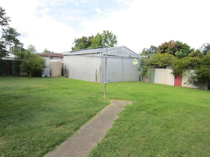 1 Peacock Street, One Mile QLD 4305