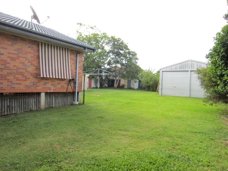 1 Peacock Street, One Mile QLD 4305