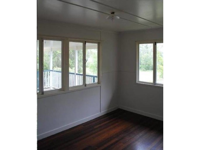 4 Melbourne Street, Brassall QLD 4305
