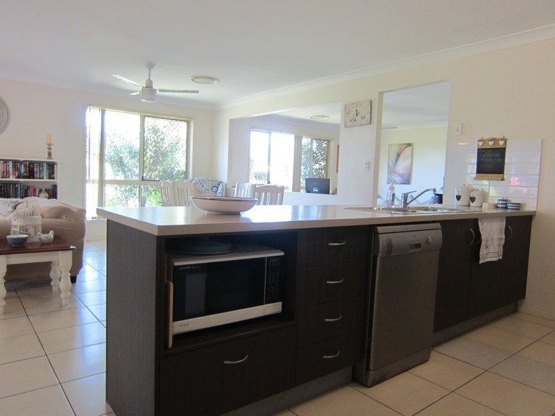 1 Heit Court, North Booval QLD 4304