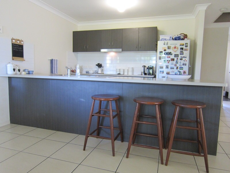 1 Heit Court, North Booval QLD 4304