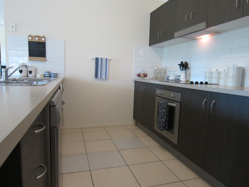 1 Heit Court, North Booval QLD 4304