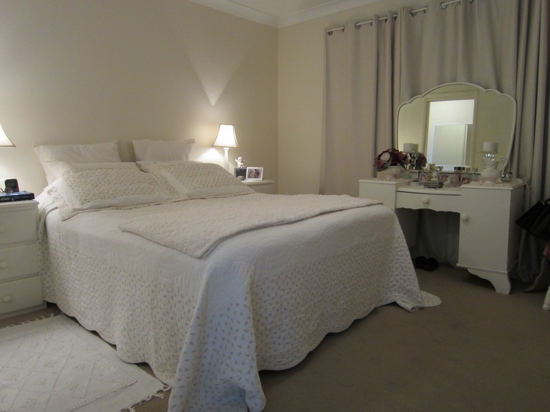 1 Heit Court, North Booval QLD 4304