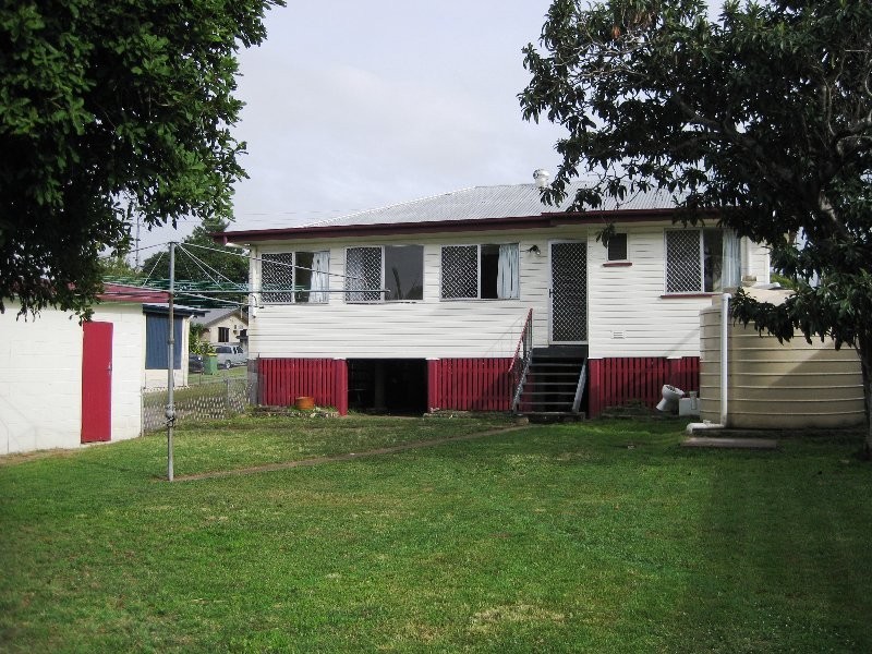 5 Blaxland Street, Eastern Heights QLD 4305