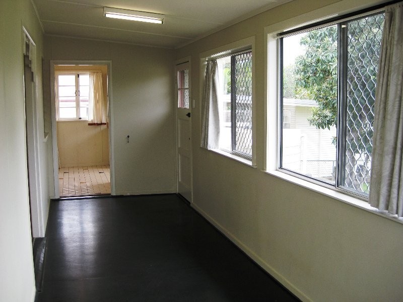 5 Blaxland Street, Eastern Heights QLD 4305