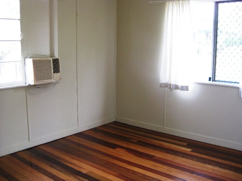 5 Blaxland Street, Eastern Heights QLD 4305