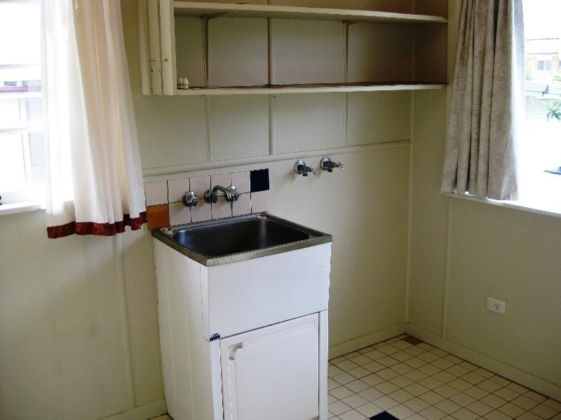 5 Blaxland Street, Eastern Heights QLD 4305