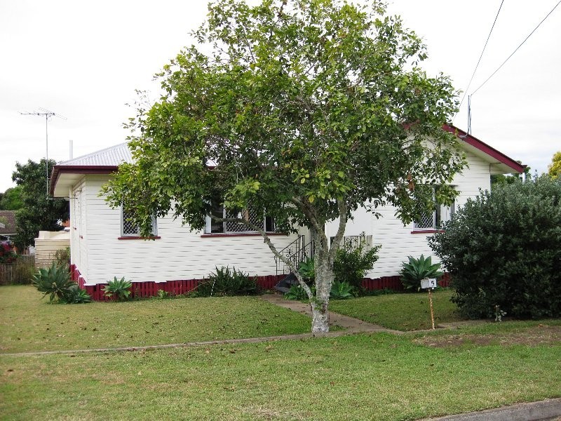 5 Blaxland Street, Eastern Heights QLD 4305