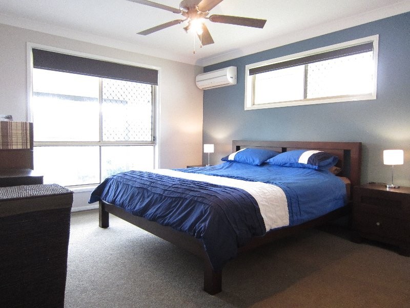 2 Falcon Court, Flinders View QLD 4305