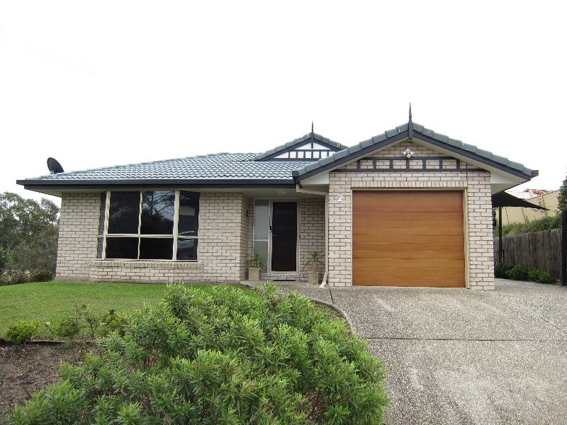 2 Falcon Court, Flinders View QLD 4305