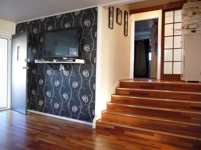 11 Cross Street, Raceview QLD 4305