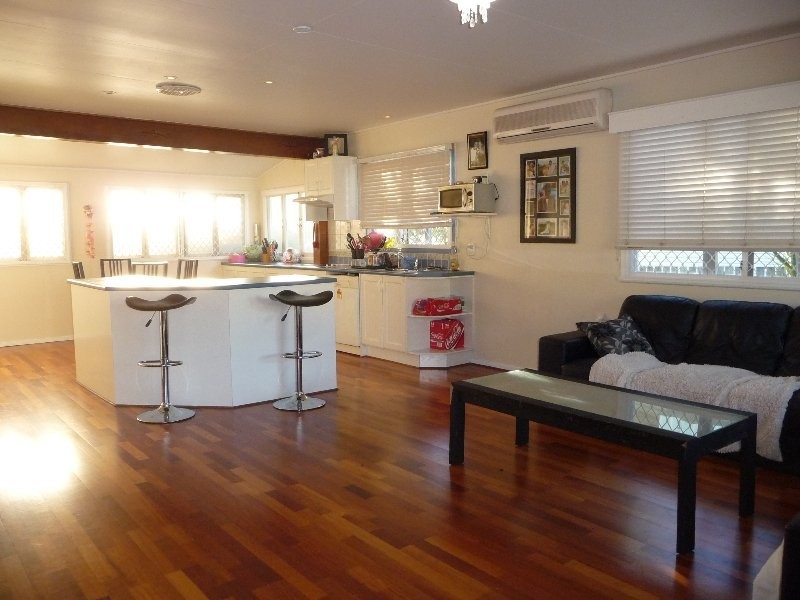 11 Cross Street, Raceview QLD 4305