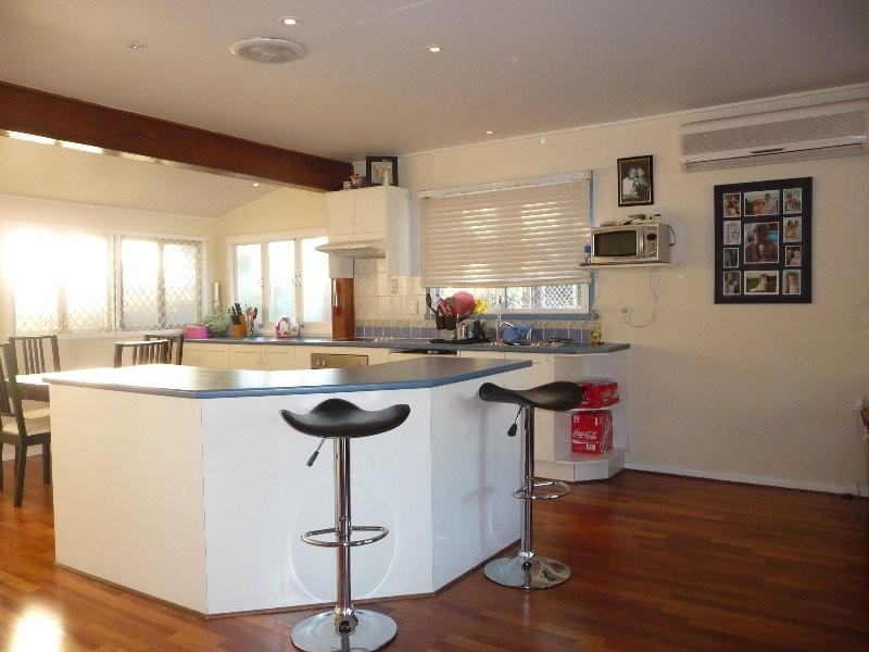 11 Cross Street, Raceview QLD 4305