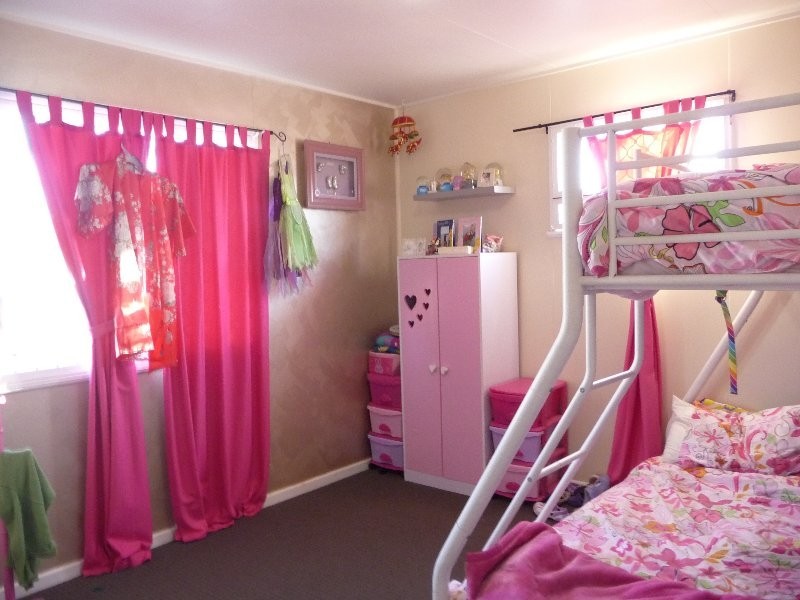 11 Cross Street, Raceview QLD 4305