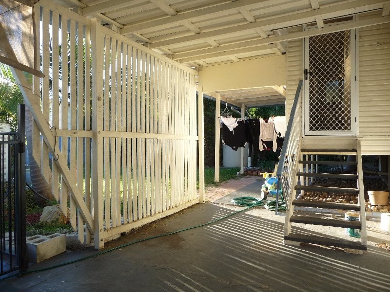 11 Cross Street, Raceview QLD 4305