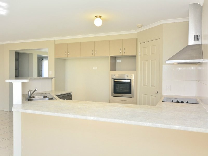 29 Ivory Close, Peak Crossing QLD 4306