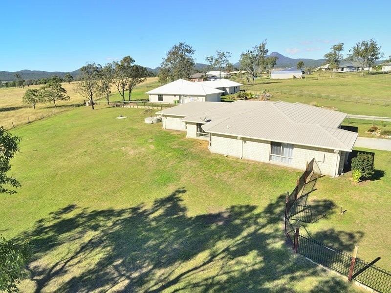 29 Ivory Close, Peak Crossing QLD 4306