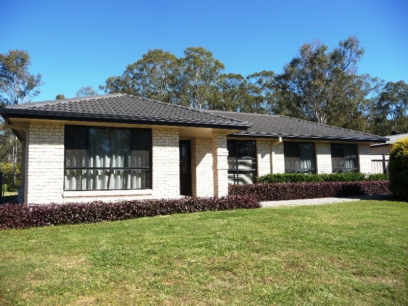 16 Pinto Place, Pine Mountain QLD 4306