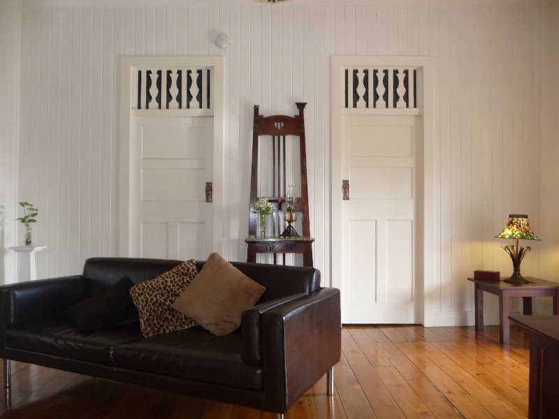 13a George Street, Newtown QLD 4305