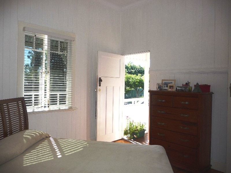 13a George Street, Newtown QLD 4305