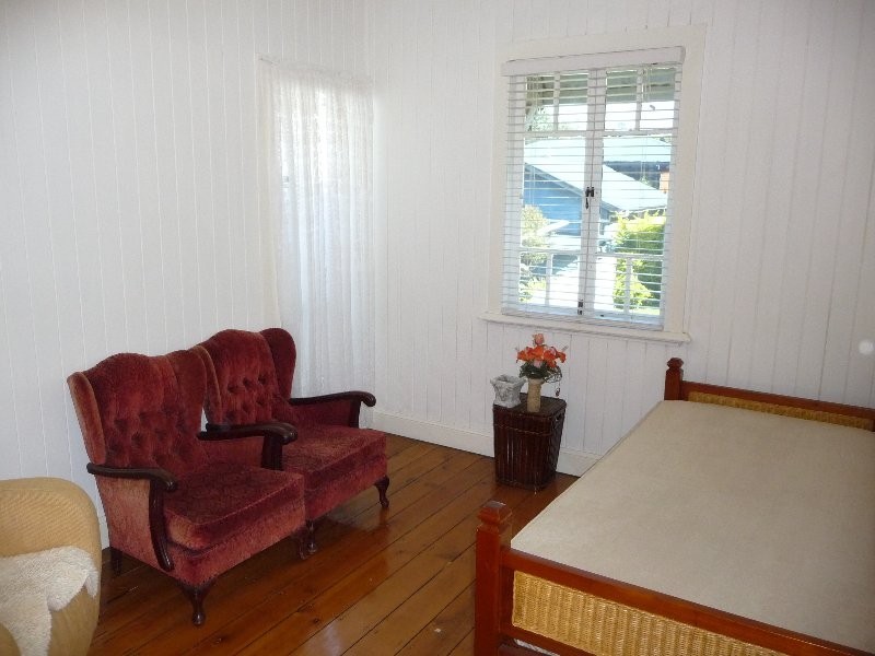 13a George Street, Newtown QLD 4305