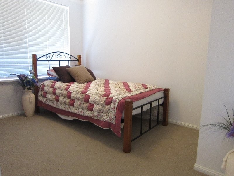 8 Amor Court, Yamanto QLD 4305