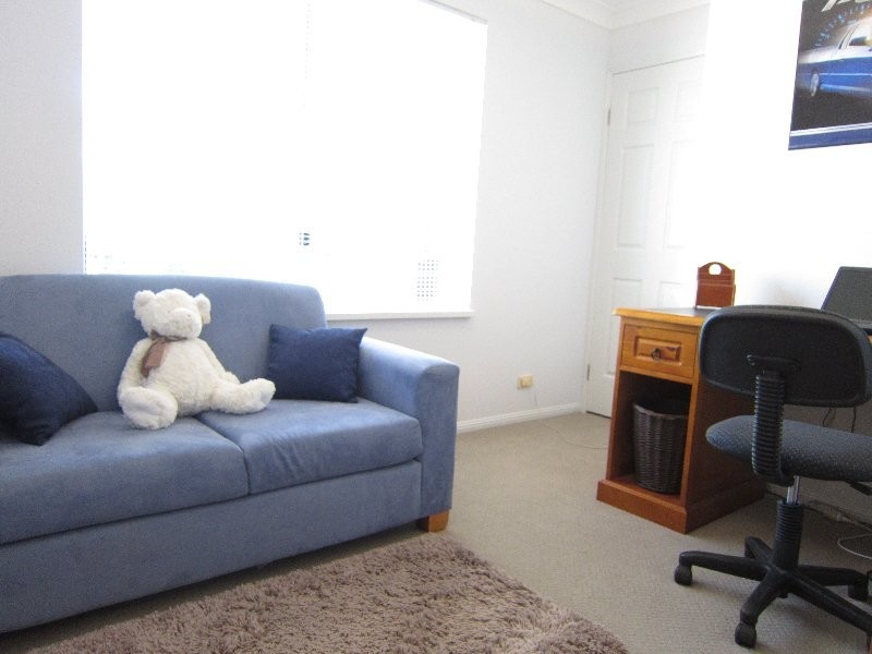 8 Amor Court, Yamanto QLD 4305