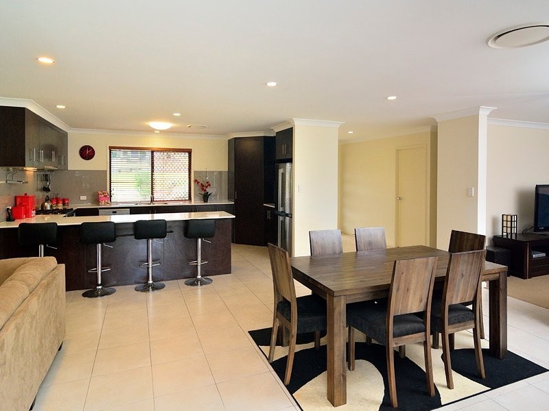 31 Warren Court, Willowbank QLD 4306