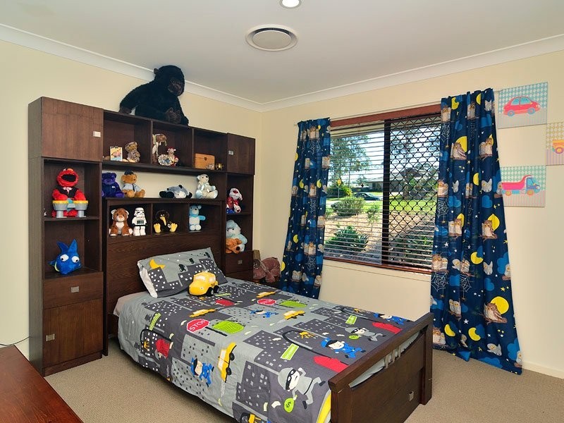 31 Warren Court, Willowbank QLD 4306