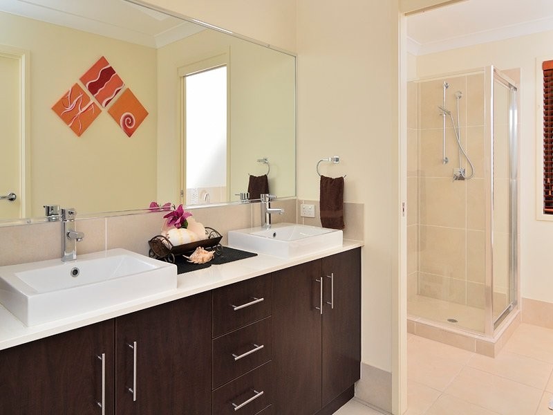 31 Warren Court, Willowbank QLD 4306