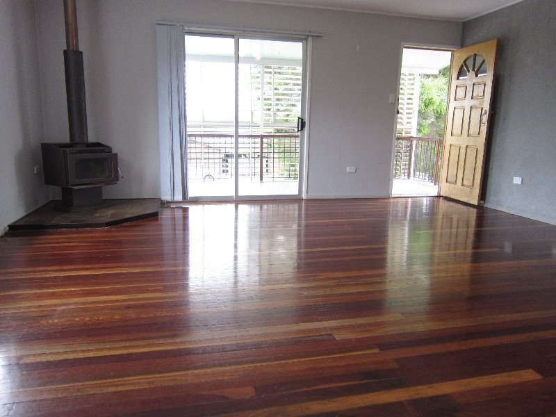 1 Eileen Street, Flinders View QLD 4305