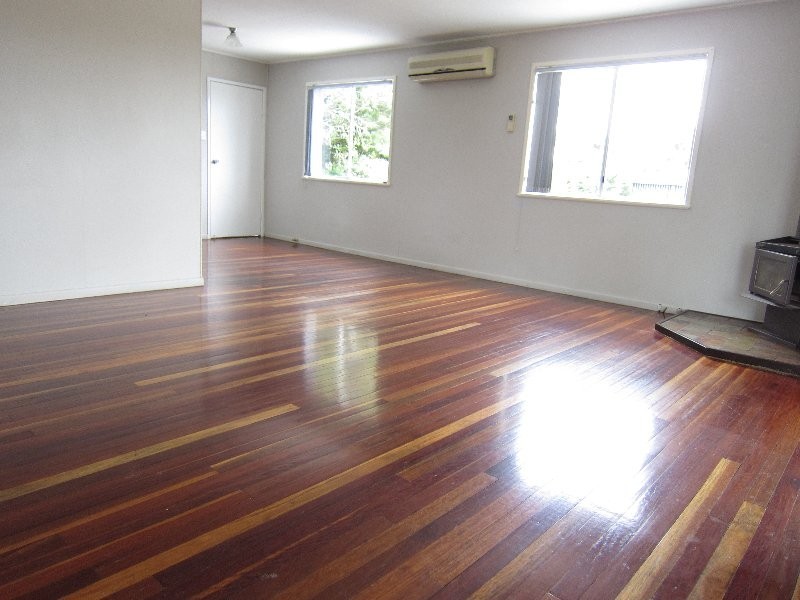 1 Eileen Street, Flinders View QLD 4305