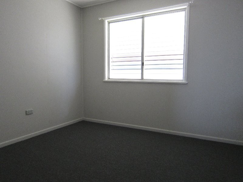1 Eileen Street, Flinders View QLD 4305
