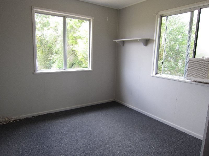 1 Eileen Street, Flinders View QLD 4305