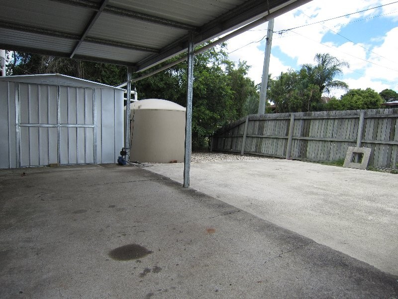 1 Eileen Street, Flinders View QLD 4305