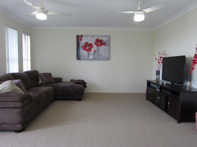 4 Petal Place, Yamanto QLD 4305