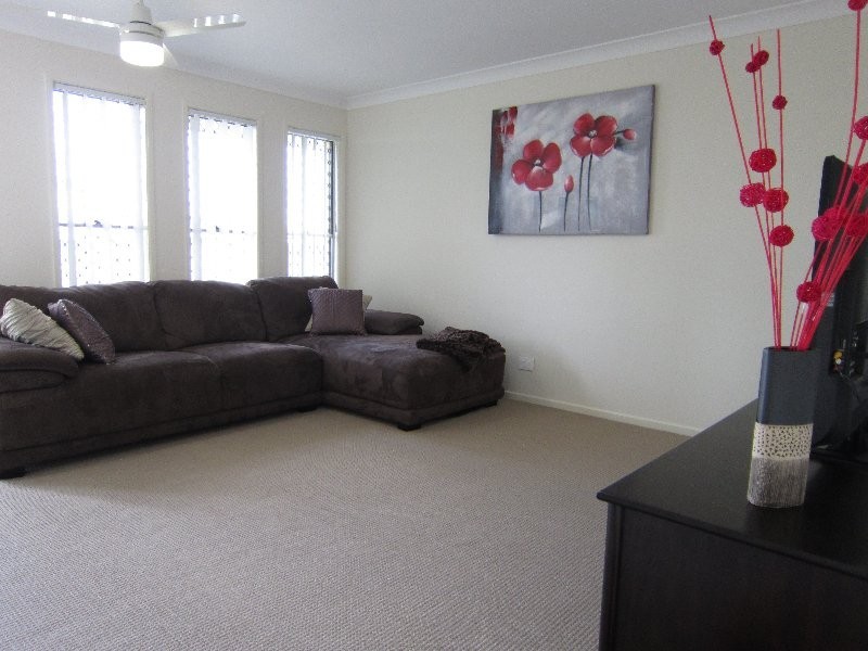 4 Petal Place, Yamanto QLD 4305