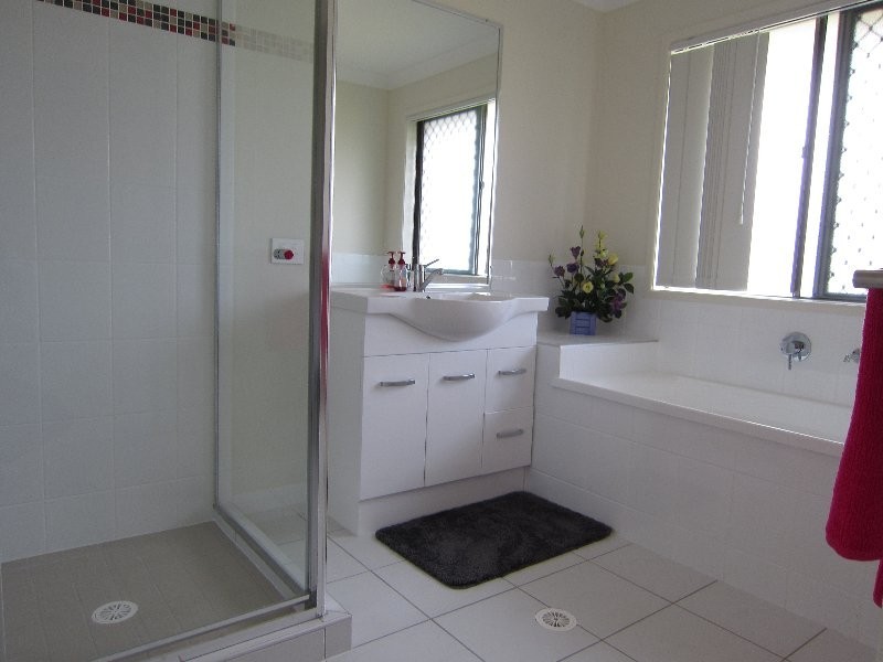 4 Petal Place, Yamanto QLD 4305