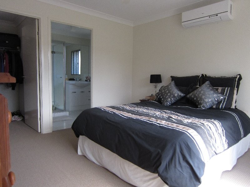4 Petal Place, Yamanto QLD 4305