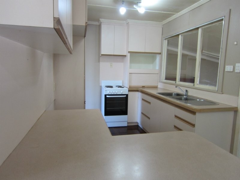 17 Grenadier Circle, Ebbw Vale QLD 4304