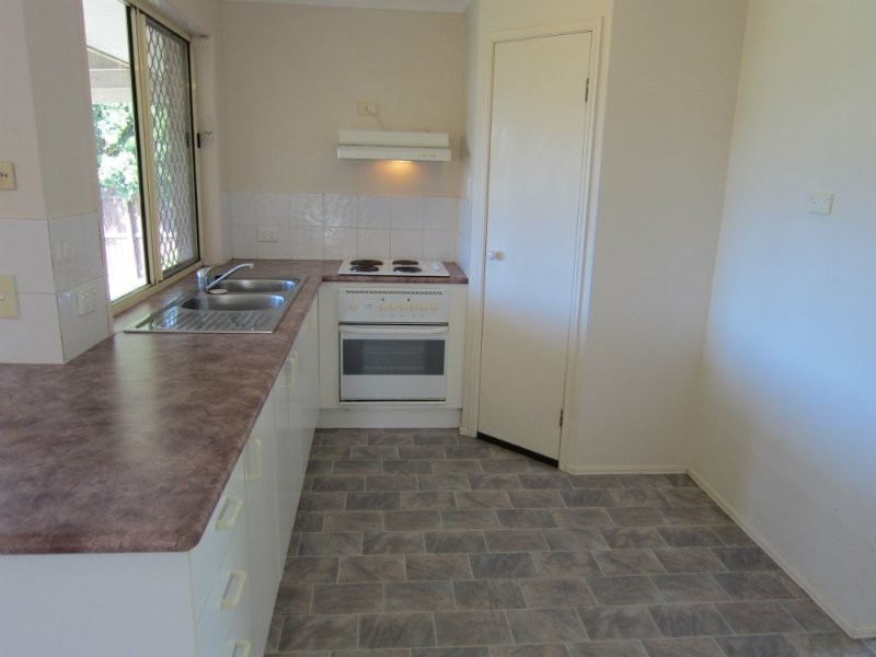 3 Hillcrest Place, Flinders View QLD 4305