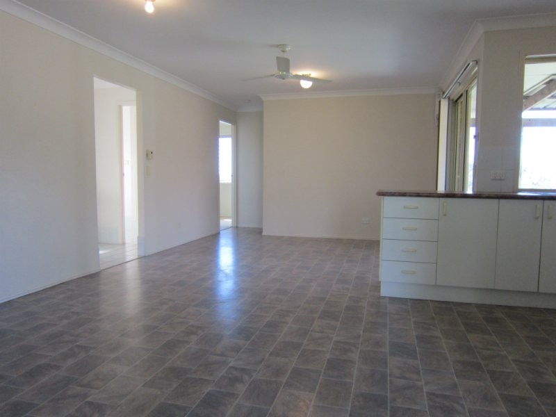 3 Hillcrest Place, Flinders View QLD 4305