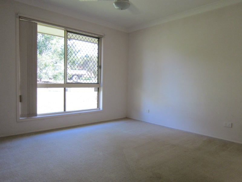 3 Hillcrest Place, Flinders View QLD 4305